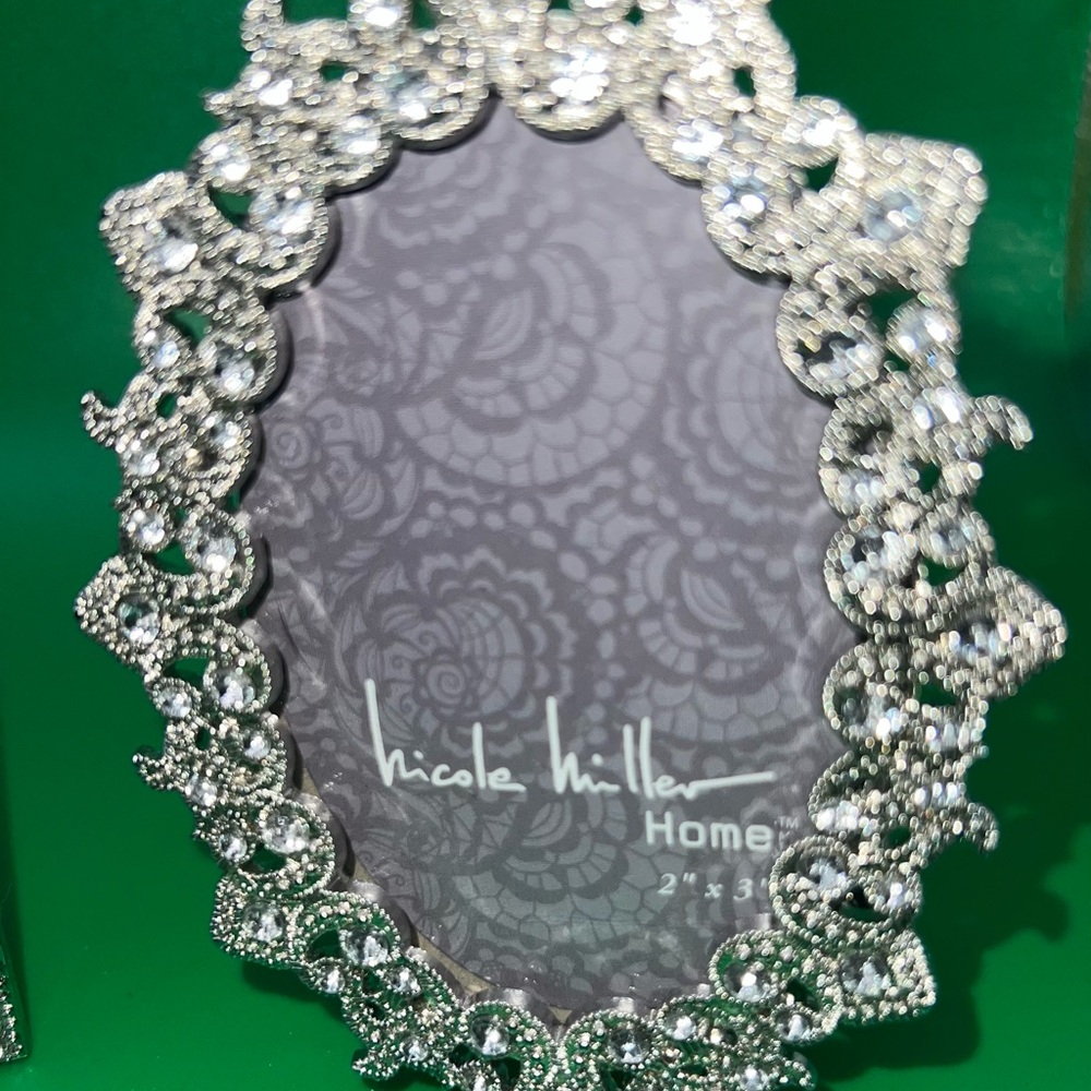 Nicole Miller Glittering Silver Photo Frame Duo - Picture 4 of 7